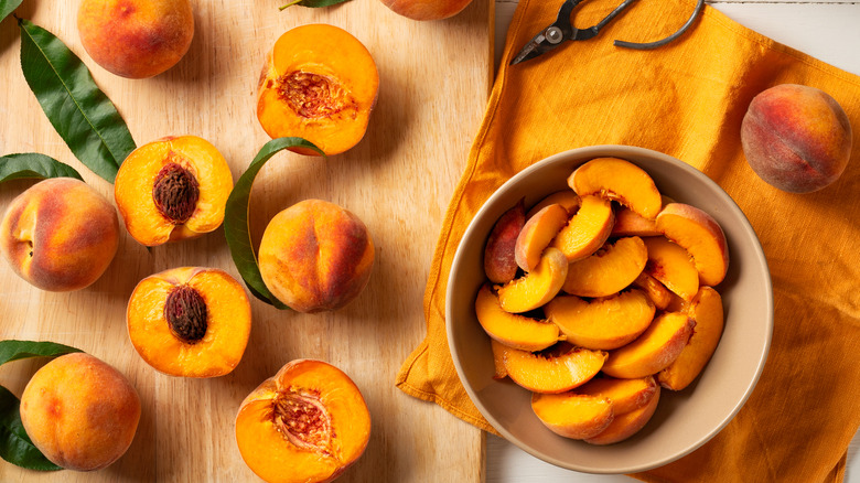 sliced, halved, and whole peaches