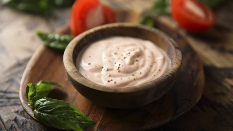 ramekin of thousand island dressing