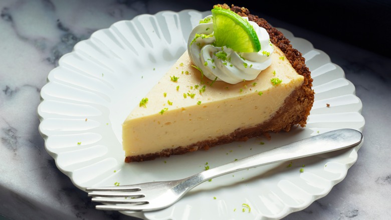 Key lime pie with crumb crust