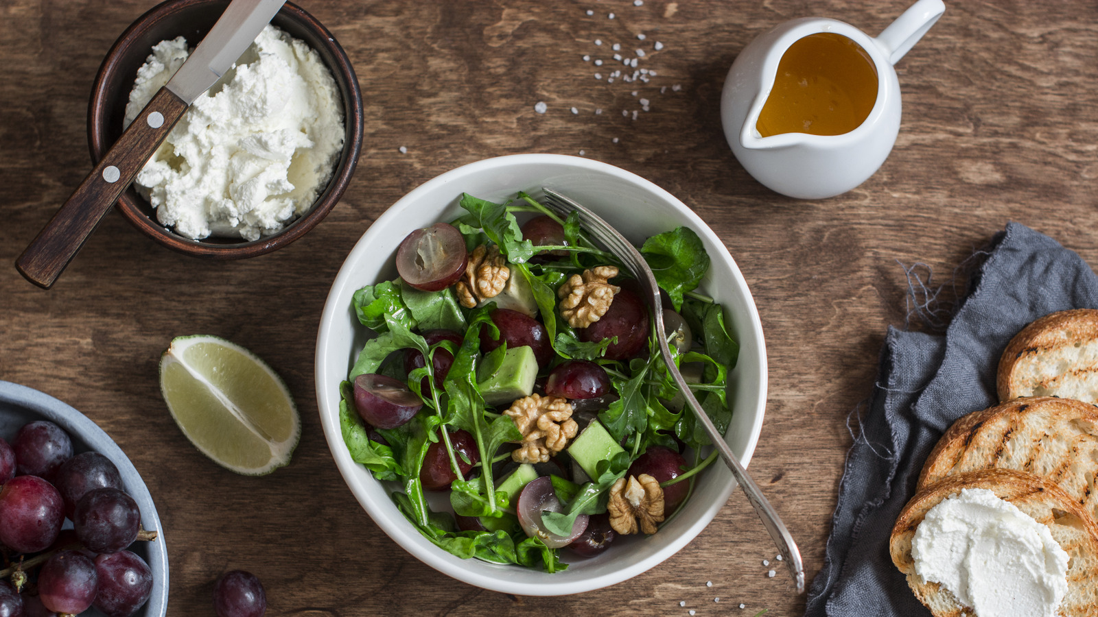 The Oil You Should Be Using To Make Homemade Salad Dressing