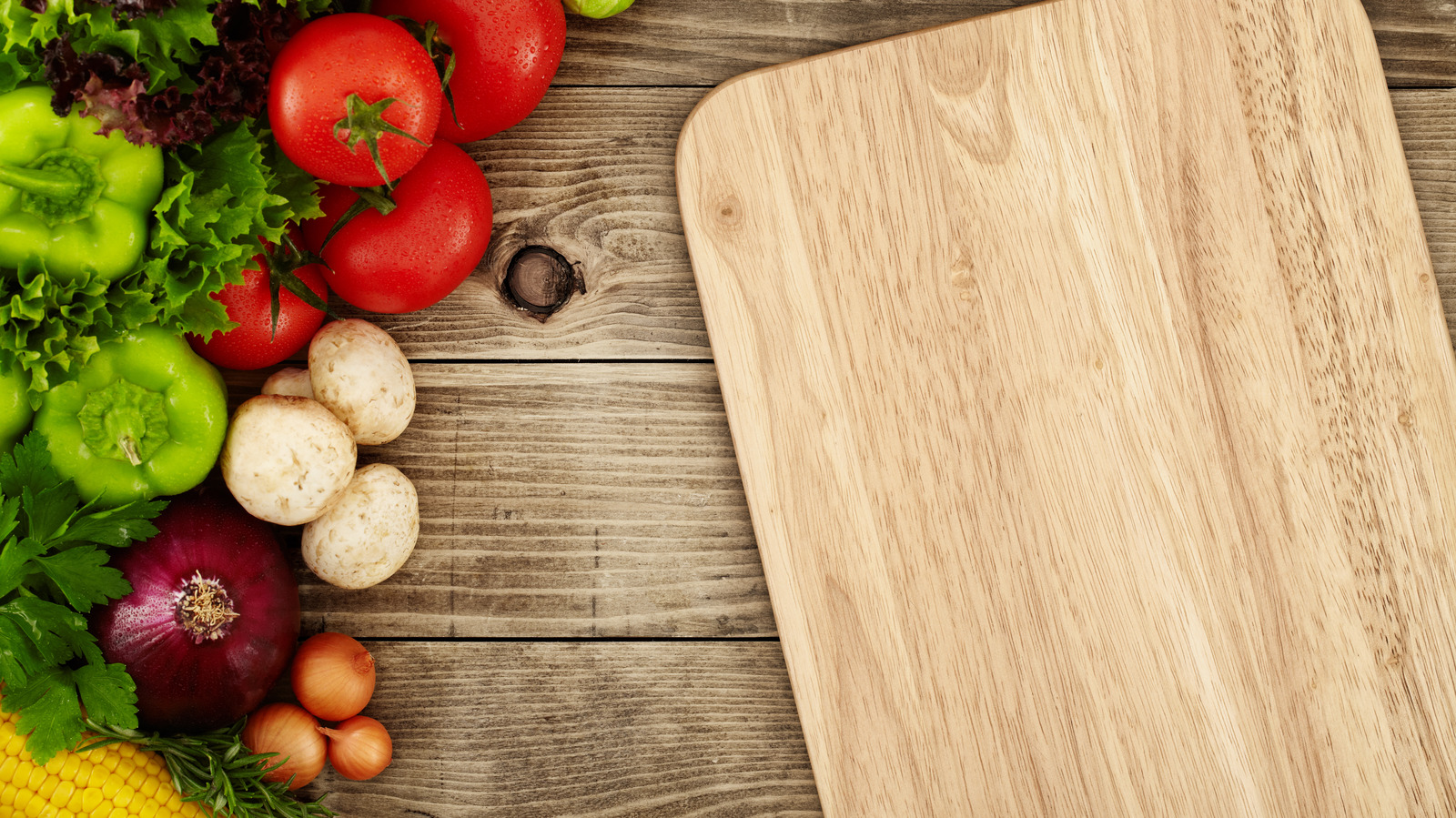Why You Shouldn't Substitute Mineral Oil For Your Wood Cutting Board