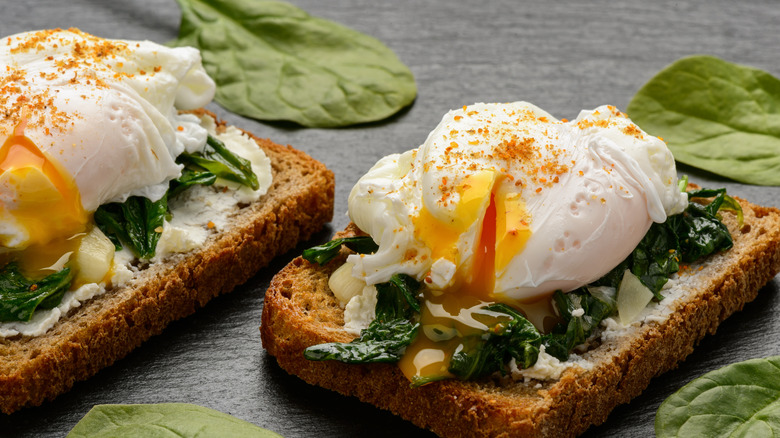 Poached eggs on toast