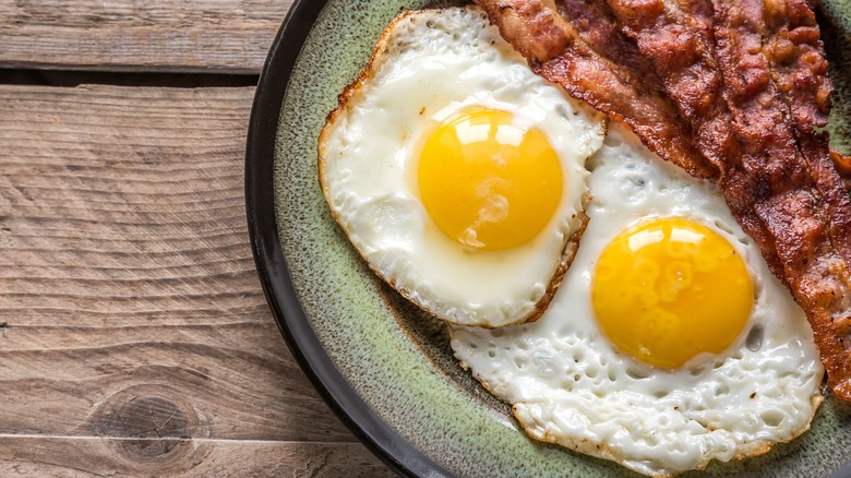 crispy fried eggs with bacon