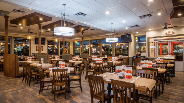 Shoney's restaurant interior