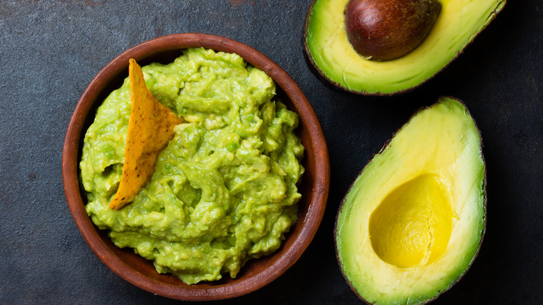 Bowl of tomato-free guacamole