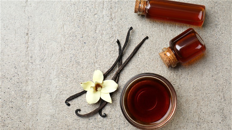 Pure vanilla extract and vanilla beans