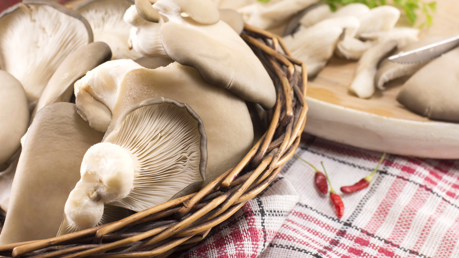 The Oyster Mushroom Cooking Mistake You Need To Avoid