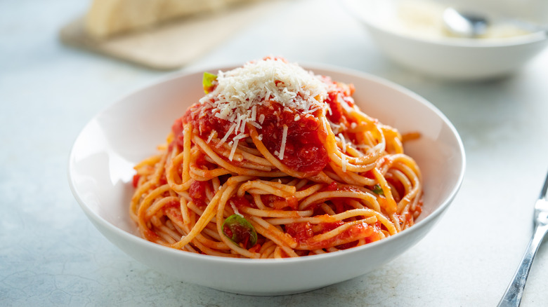 Spaghetti with marinara sauce in bowl