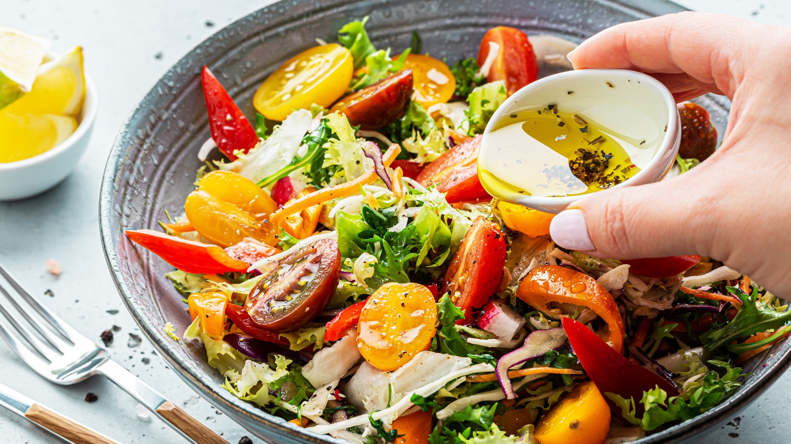 The Perfect Salad Dressing To Greens Ratio For A Balanced Bite