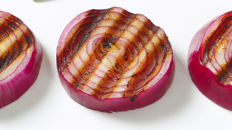Grilled red onions