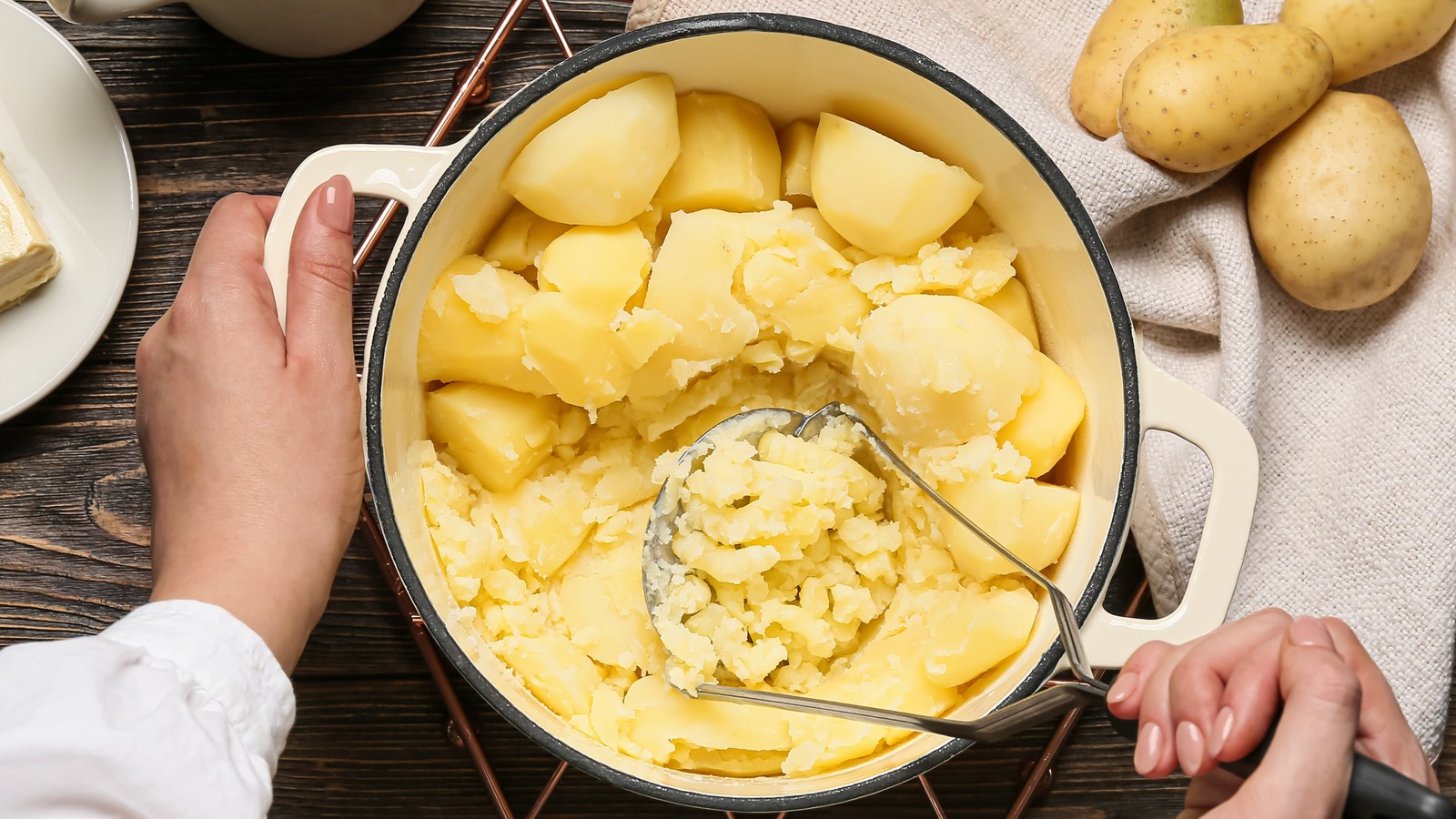 The Polarizing Cheese You Should Be Adding To Mashed Potatoes - Vimarsana News