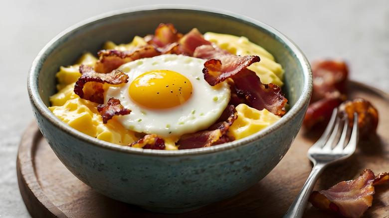 Breakfast bowl with eggs and bacon