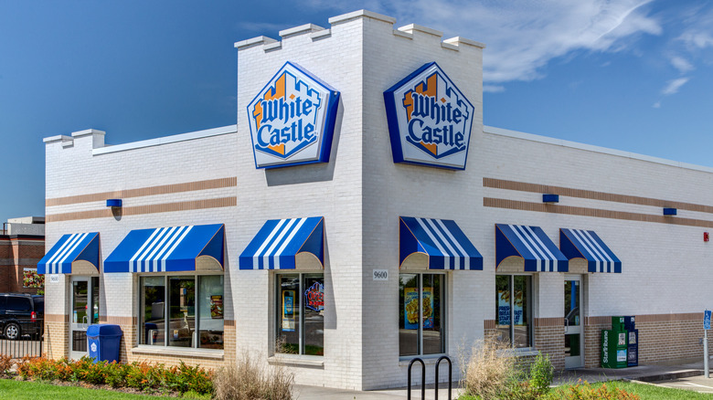 Exterior shot of a White Castle restaurant