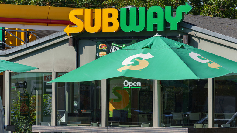 Exterior shot of a Subway restaurant