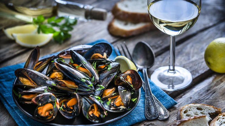 Plate of cooked mussels