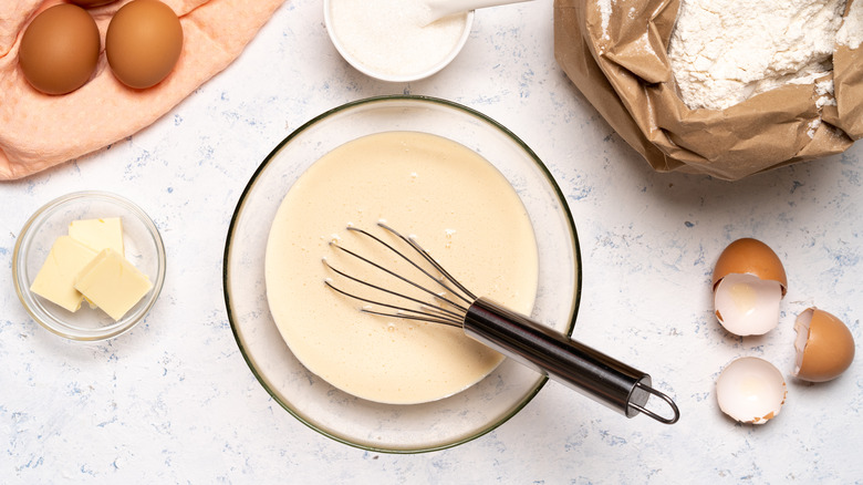 baking mixture with eggshells