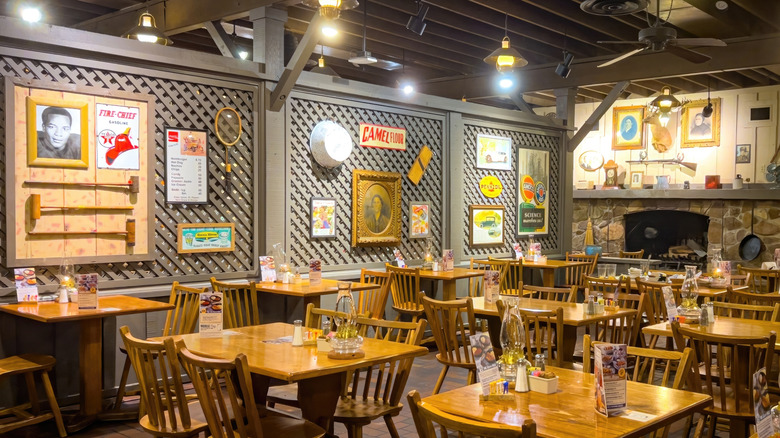 Interior of a Cracker Barrel dining room