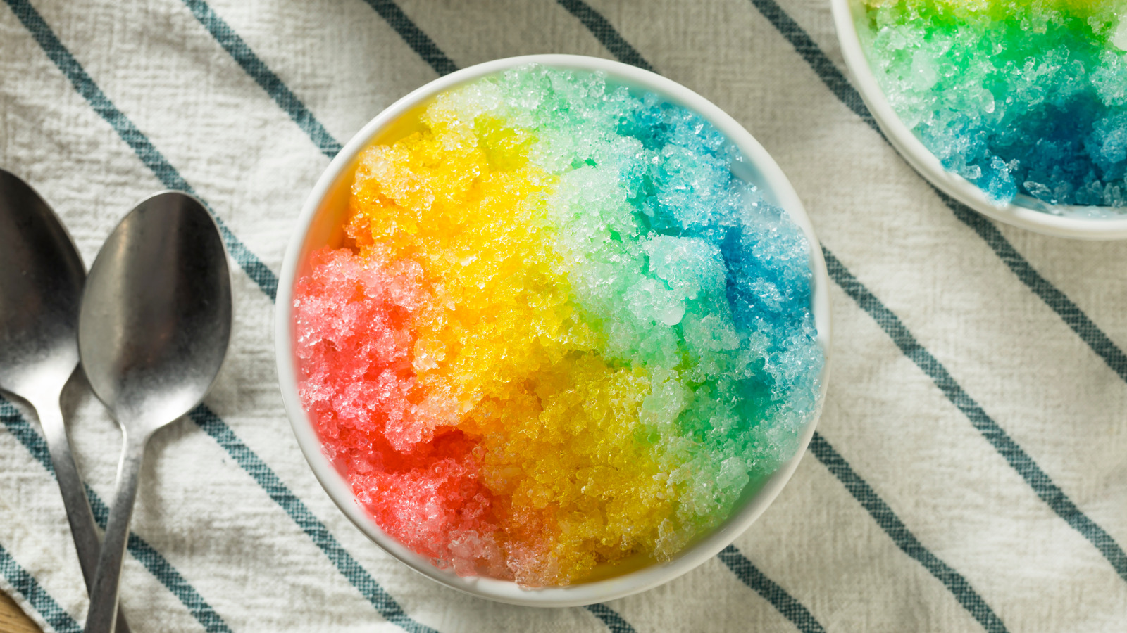 The Real Difference Between Shaved Ice And Snow Cones