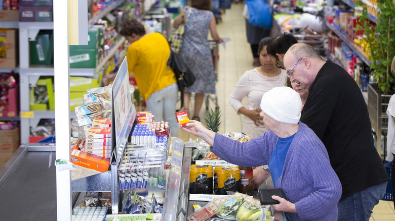 Busy Aldi checkout line