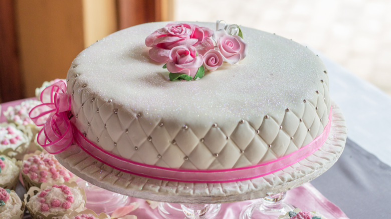 wedding cake fondant decoration