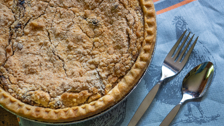 Amish vanilla crumb pie
