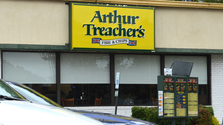 Arthur Treacher's restaurant