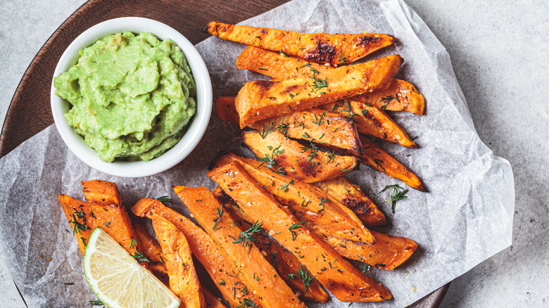 Sweet potato fries with avocado dip