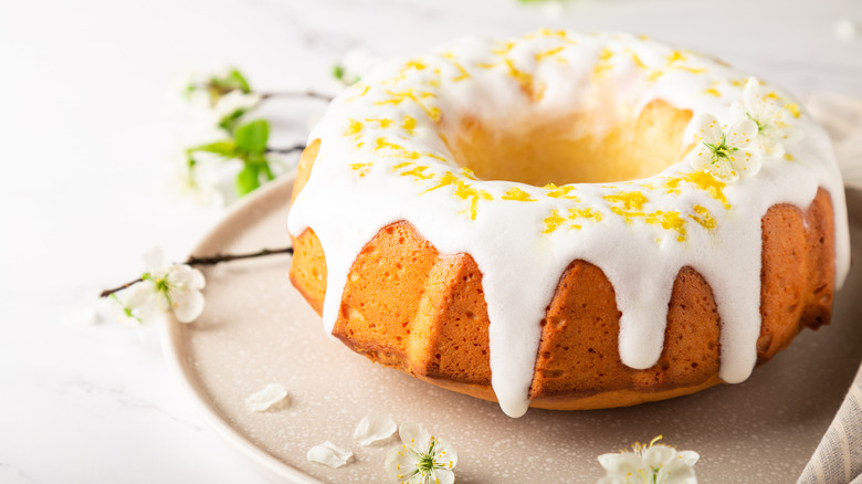 glazed lemon bundt cake