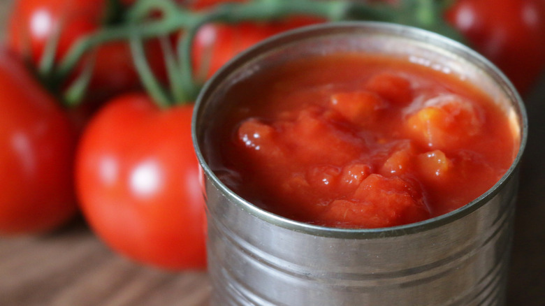 tomatoes and tomato sauce can