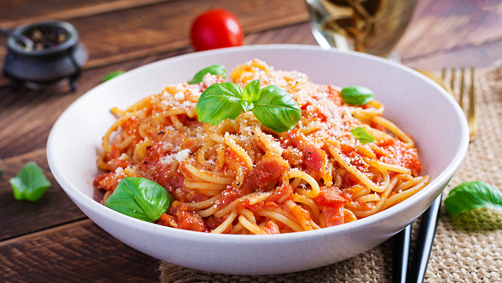 The Simple Ingredient That Beefs Up Pasta Sauce Without Added Meat - Vimarsana News