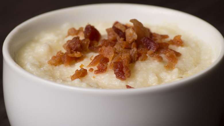 Grits with crumbled bacon