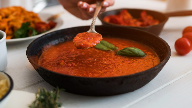 Homemade tomato sauce