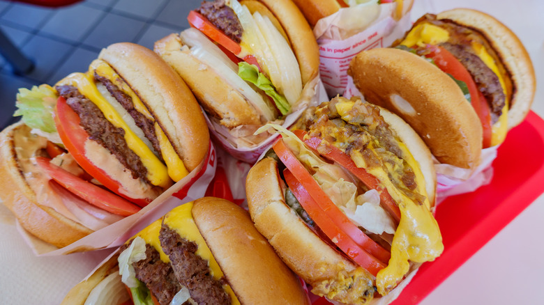  In N Out burgers in tray