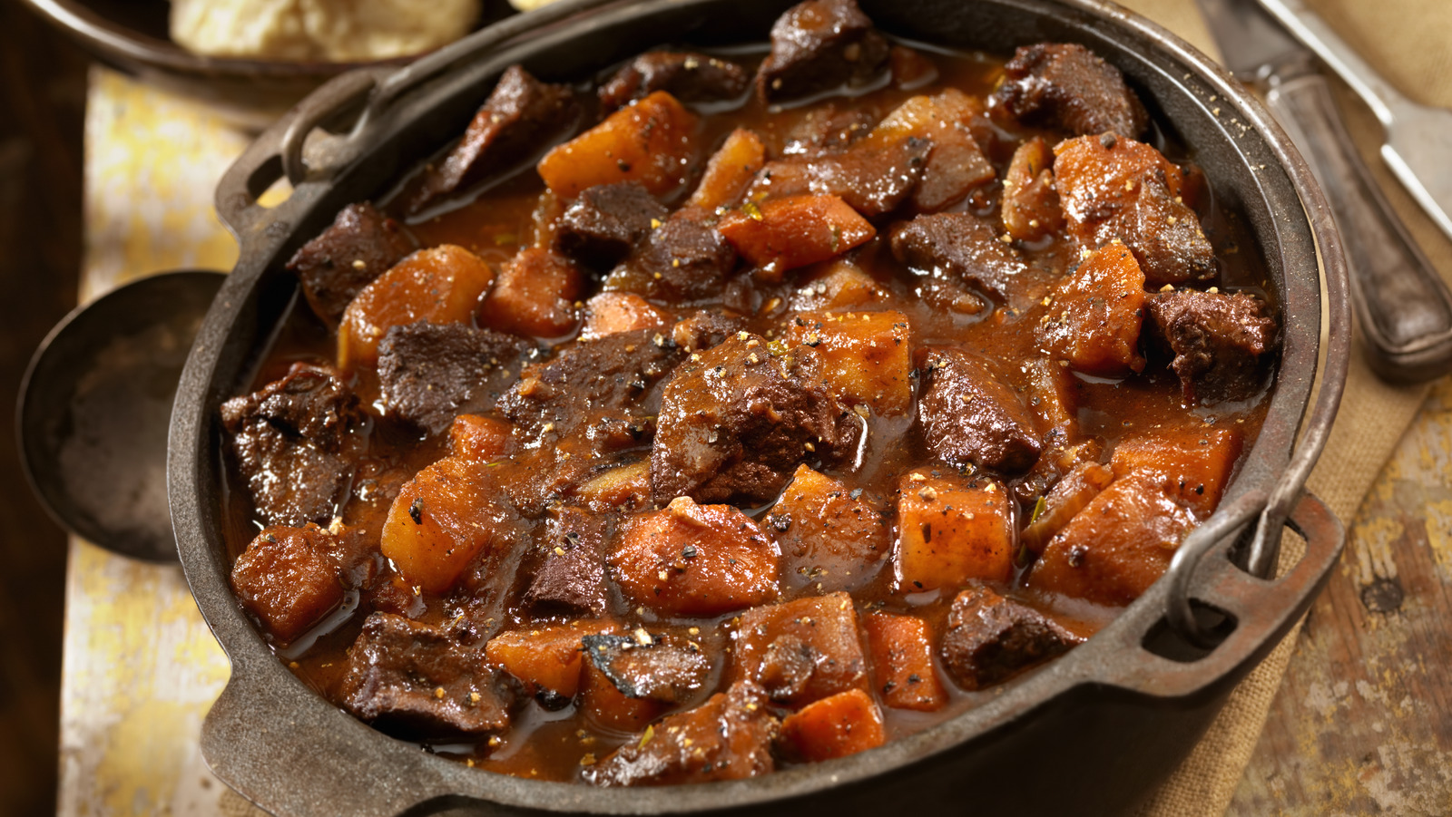 The Staple Pantry Ingredient That Makes A Game-Changing Beef Stew - Vimarsana News
