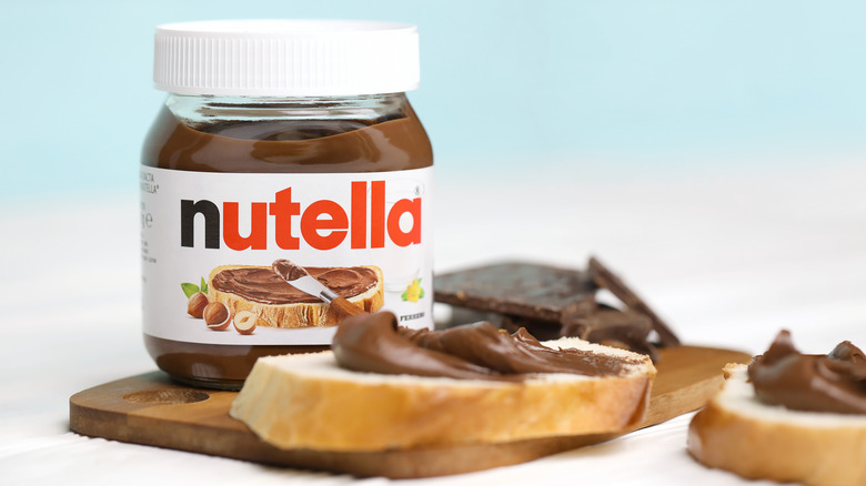 Nutella spread on white bread 