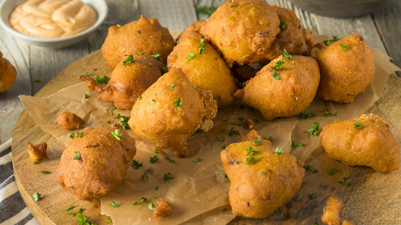 hush puppies with dip