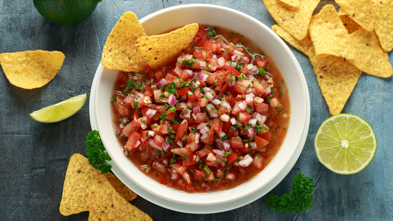 Pico de gallo and chips