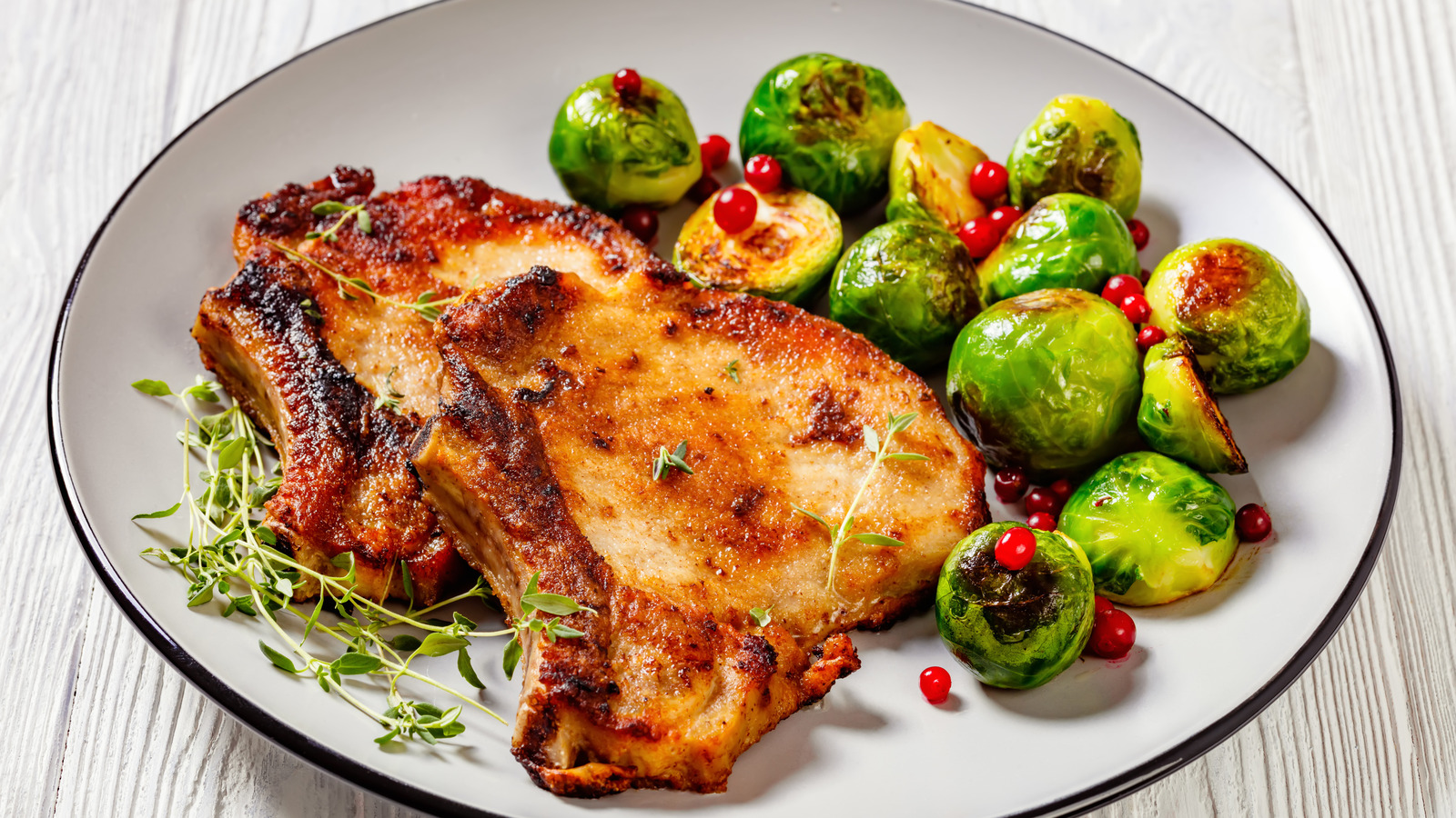 The Sweet Ingredient For Mouth-Watering Grilled Pork Chops - Vimarsana News