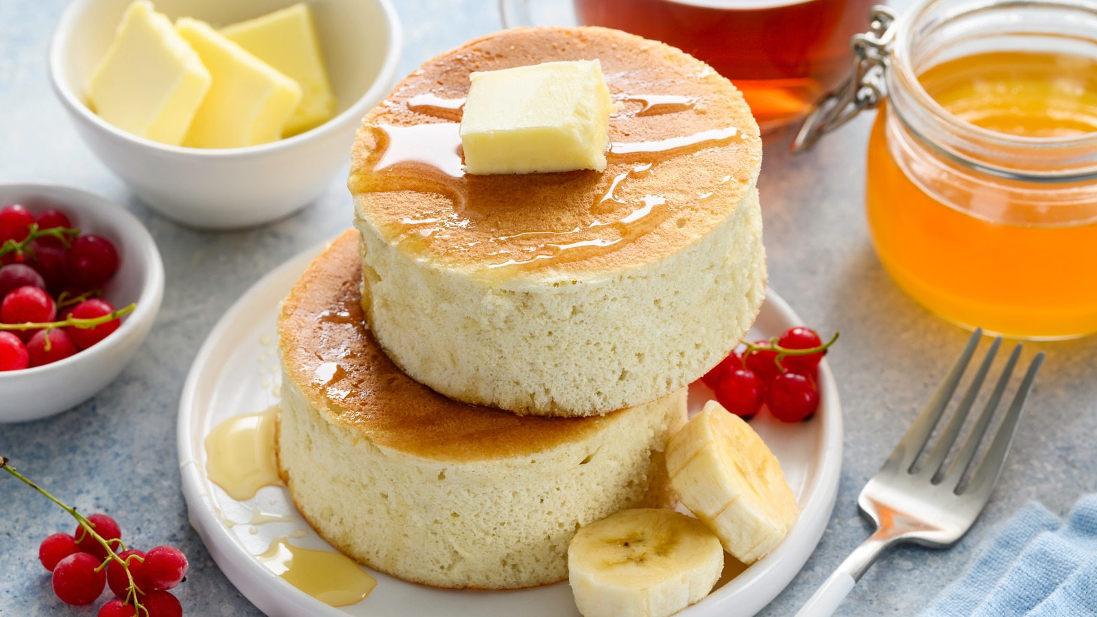 The Technique That Makes Japanese Souffle Pancakes So Unique - Vimarsana News
