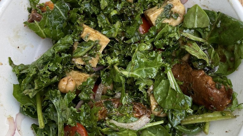 fresh&co salad in white bowl