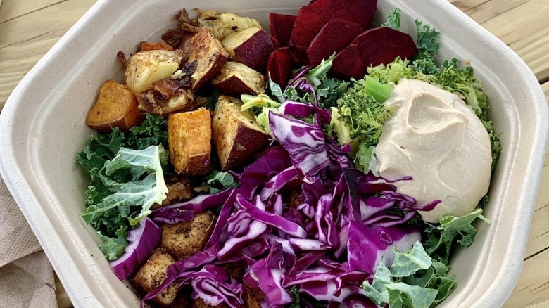 sweetgreen salad with beets