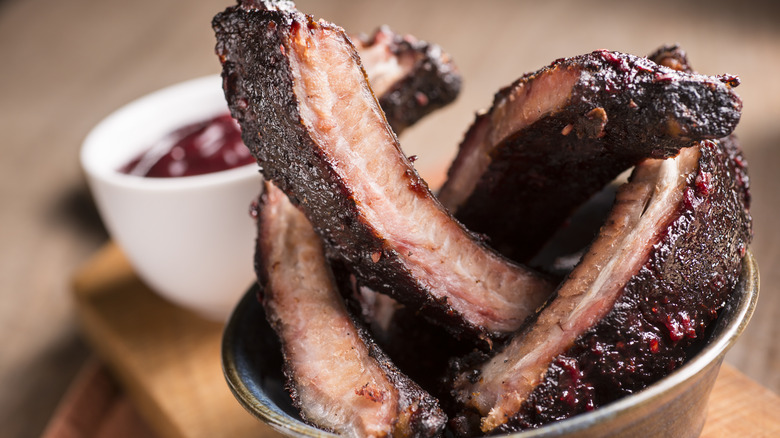 Smoked ribs with barbecue sauce