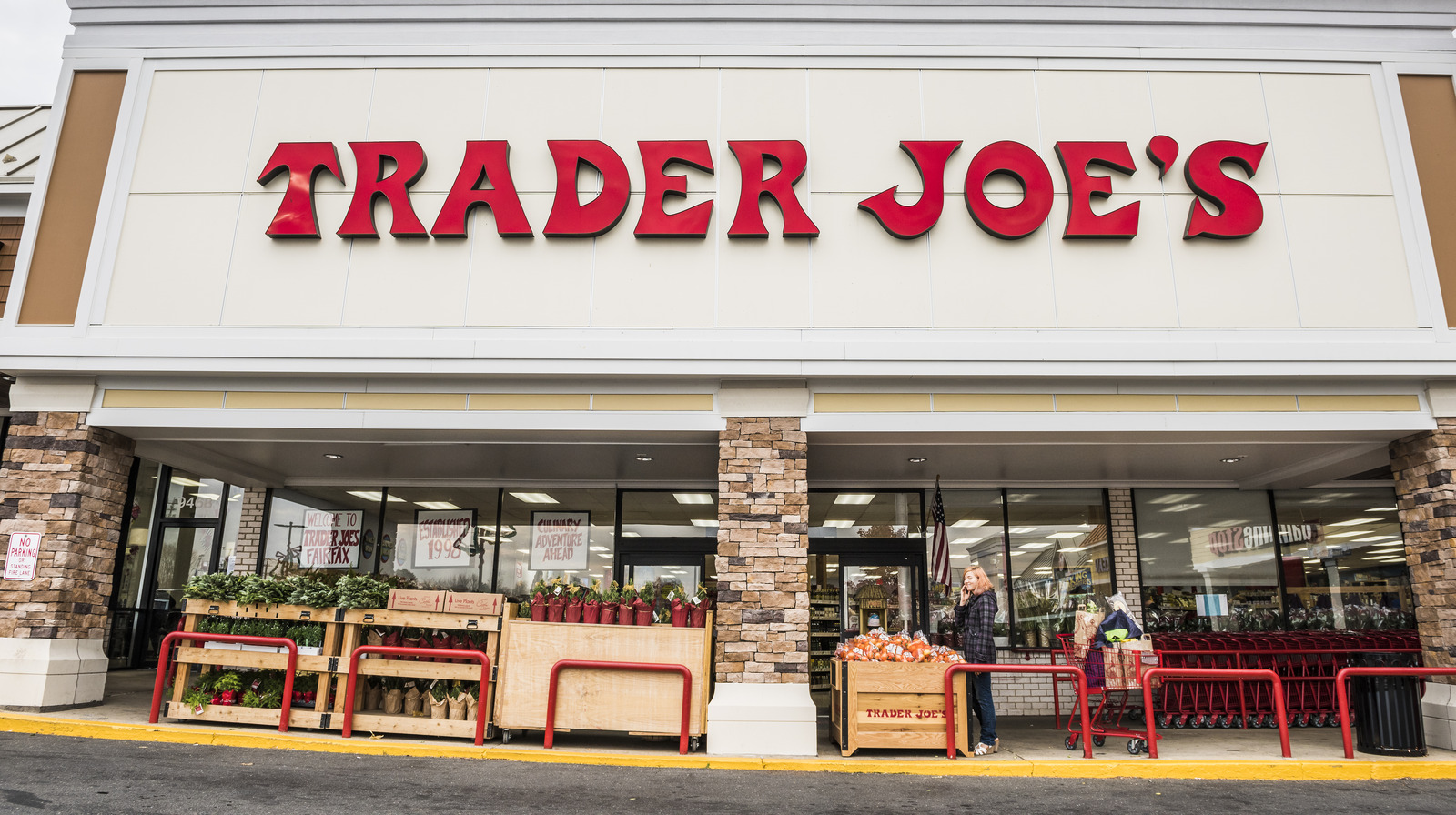 The Trader Joe's Bread Brand That's Unexpectedly Related To Starbucks - Vimarsana News