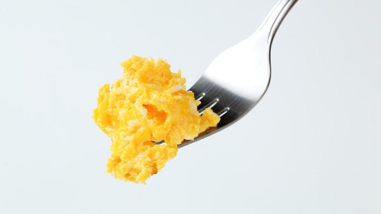 scrambled eggs on a fork