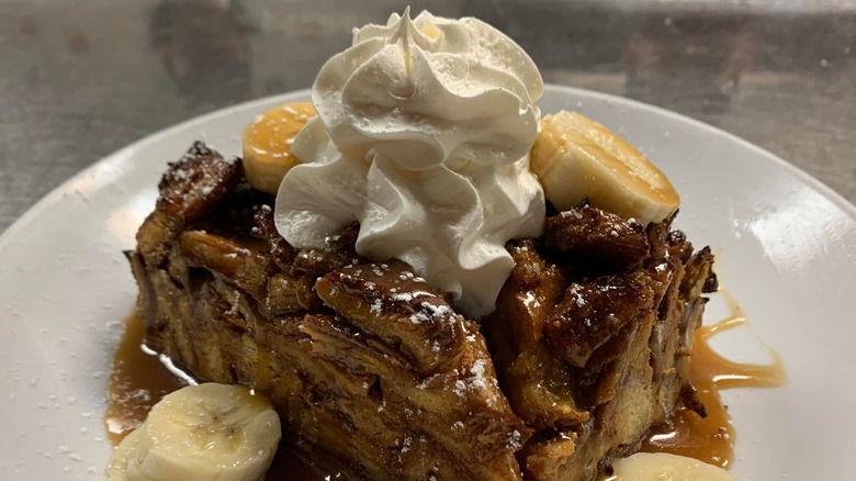 Cinnamon roll bread pudding