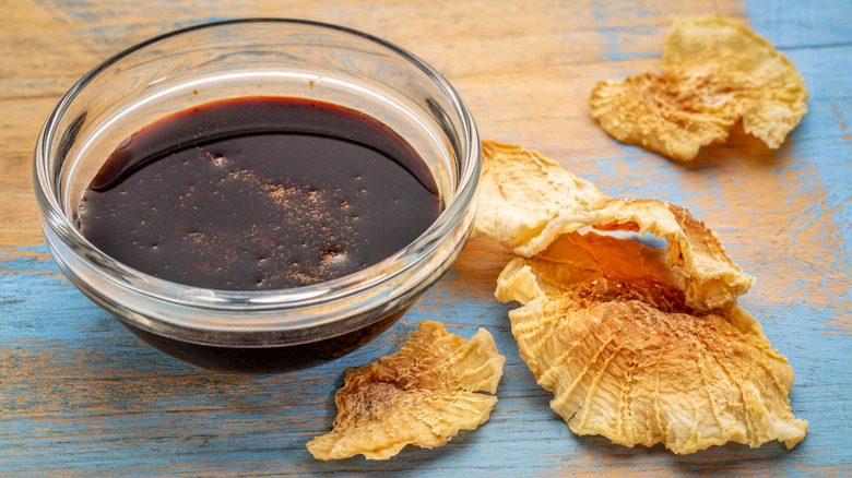 Yacon syrup and dried yacon root