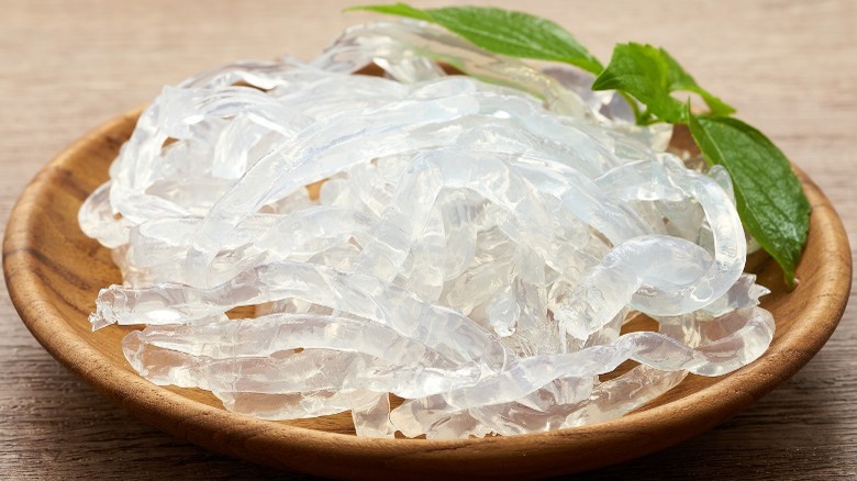Kelp noodles in bowl