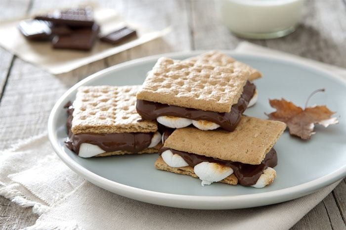 The Ultimate Guide to Campfire S'mores