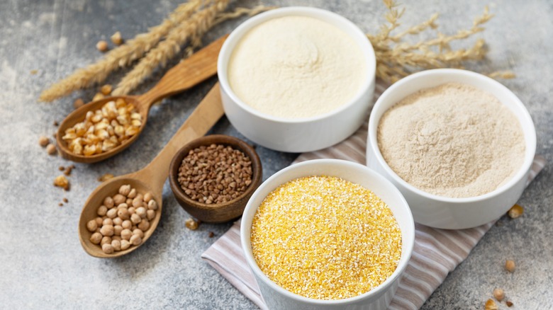 Gluten-free flours in bowls