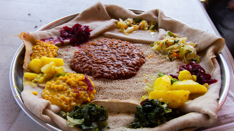 Ethiopian cuisine on injera